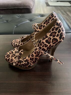 TOP Moda Leopard Print Mary Jane Heels - Brown and Black